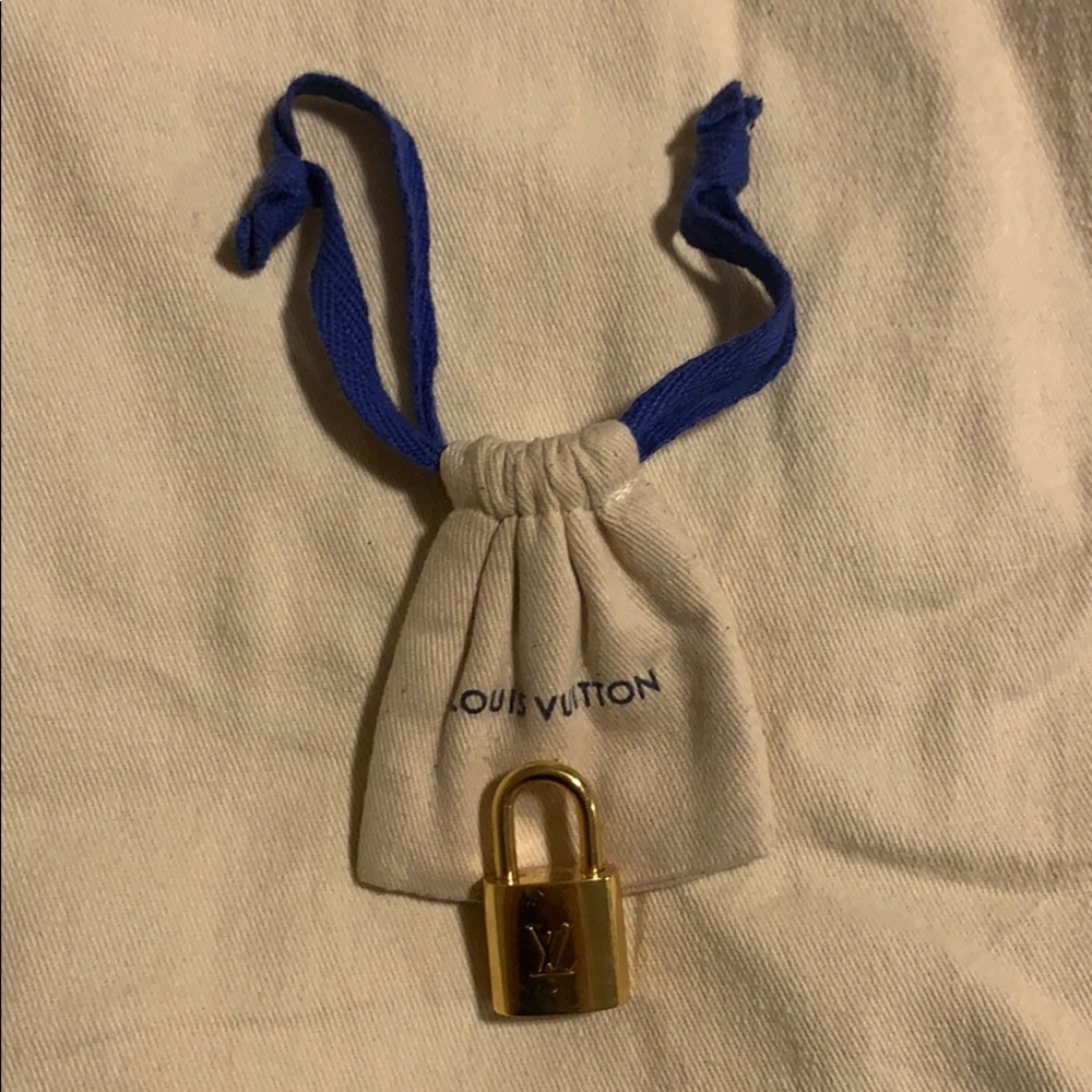 LV Lock - Authentic !